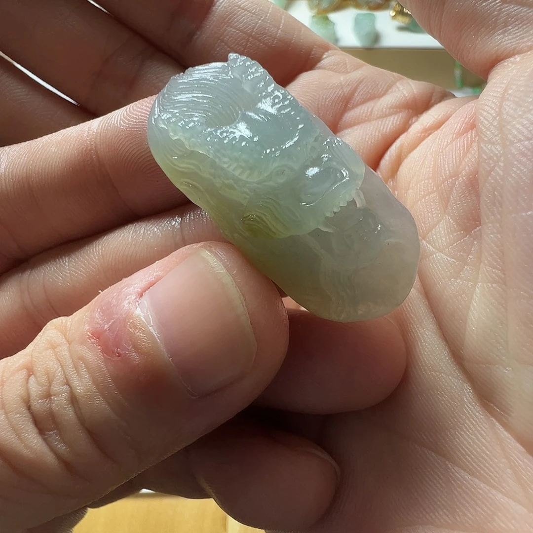 定制翡翠未镶嵌龙