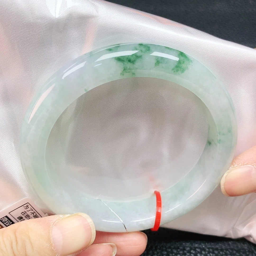 翡翠手镯未镶嵌58圈