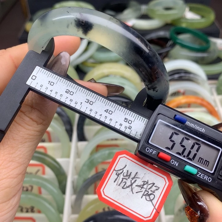 蛇纹石玉未镶嵌手镯357