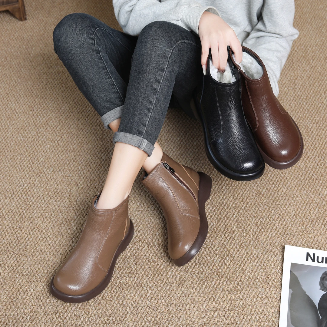 2025秋冬季新款牛皮羊毛软底女靴圆头时尚平底马丁靴8801