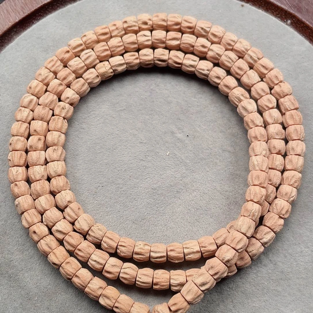 吊坠柏香籽/百香籽粉油皮方块极顺