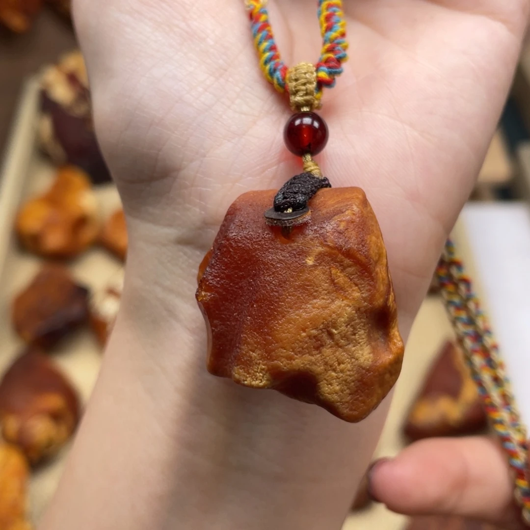 琥珀未镶嵌珠宝奇石