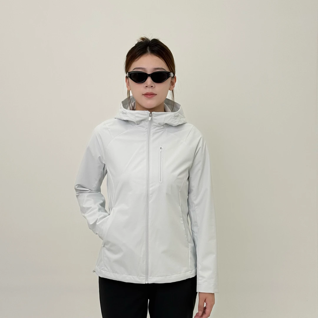 安踏女子防泼水连帽外套防风夹克休闲通勤上衣长袖162537603U