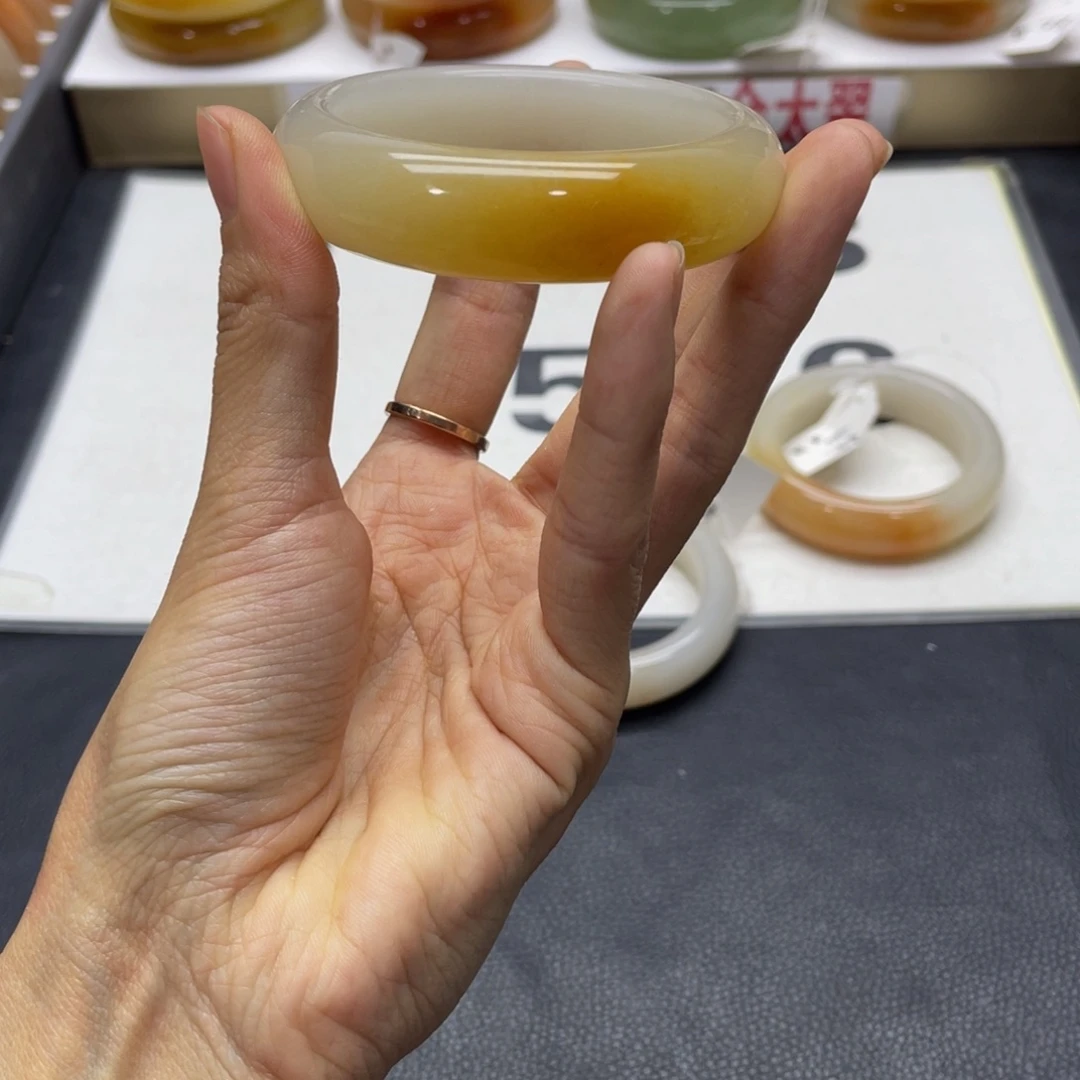 石英质玉手镯未镶嵌花*~