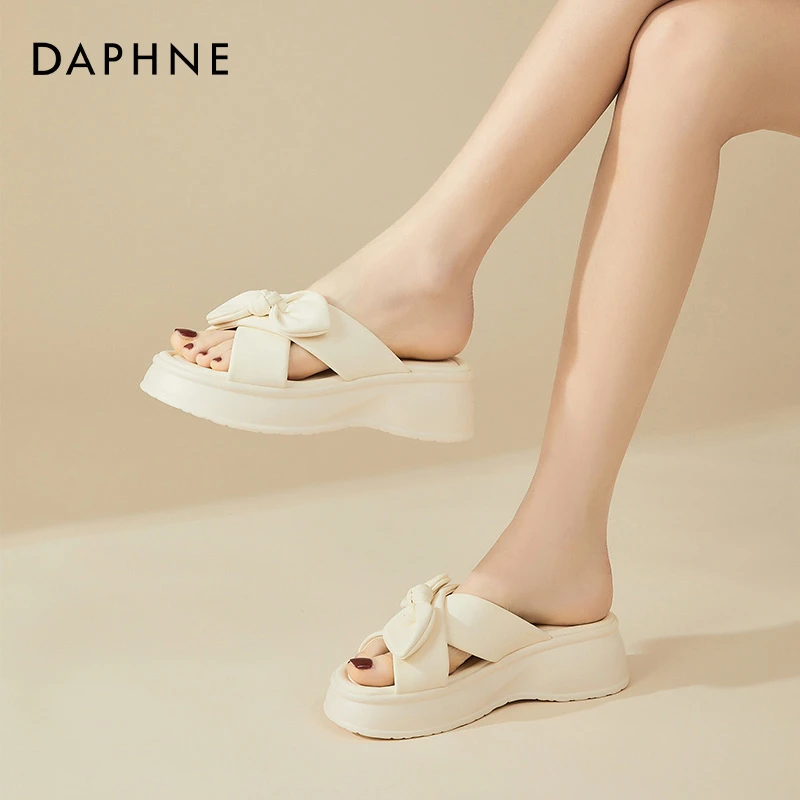 达芙妮厚底一字拖鞋女2025新款夏季蝴蝶结沙滩凉鞋软底外穿凉拖鞋