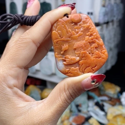 翡翠颈饰未镶嵌翡翠