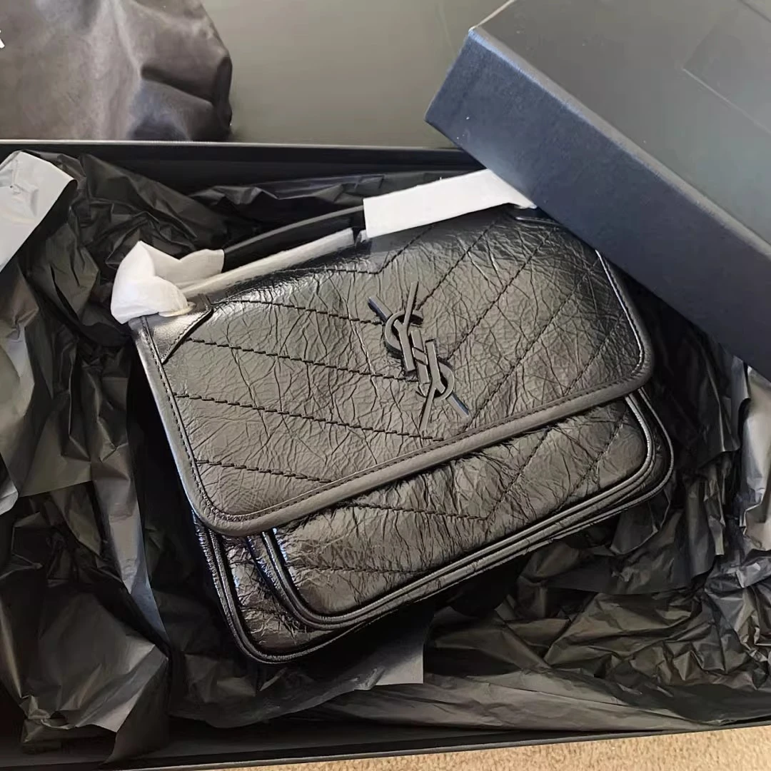 香港品牌法式拉炼暗黑风链条压花通勤腋下包轻奢复古包生日礼物包