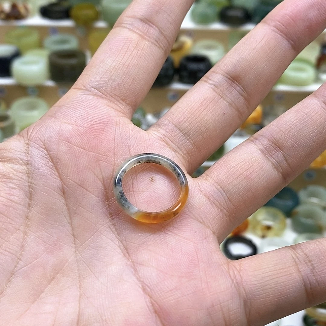 一****岫玉未镶嵌天然玉石戒指