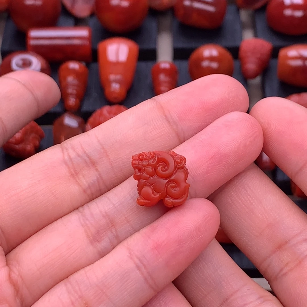 南红玛瑙未镶嵌原矿精工貔貅背云13mm