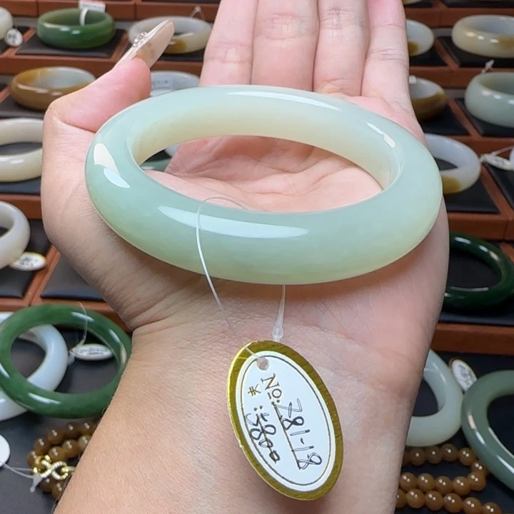 和田玉未镶嵌手镯翠白渐变54.9捡漏