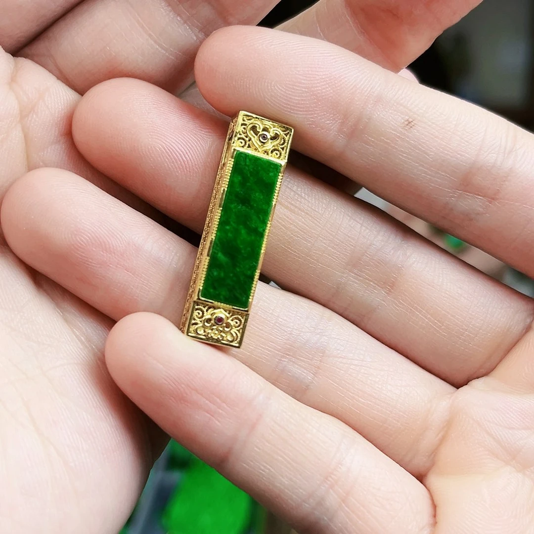 翡翠颈饰银S925镶嵌吊坠