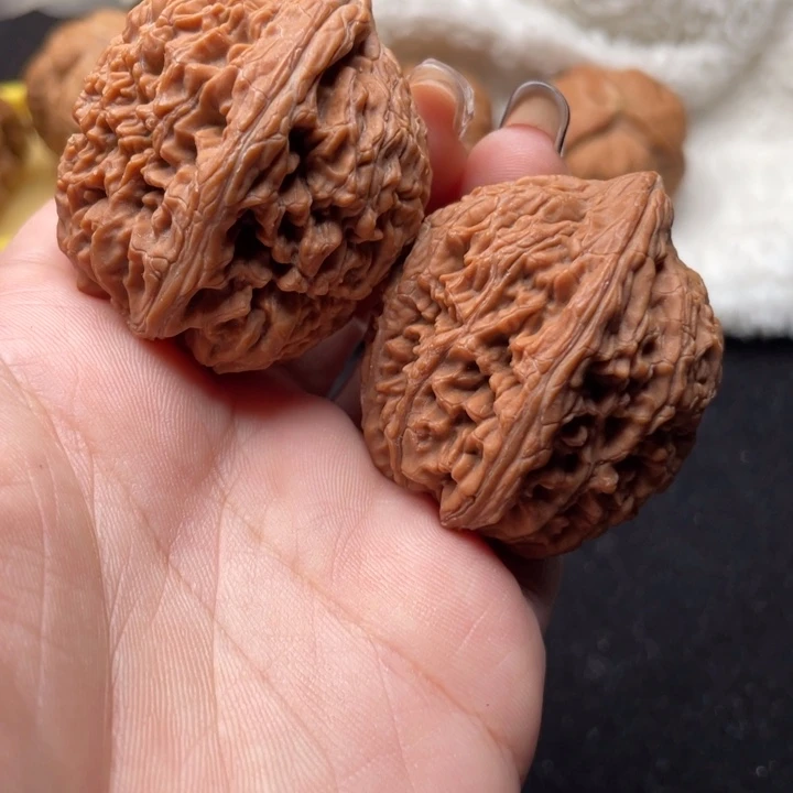 鲨****文玩核桃把件大蒜头