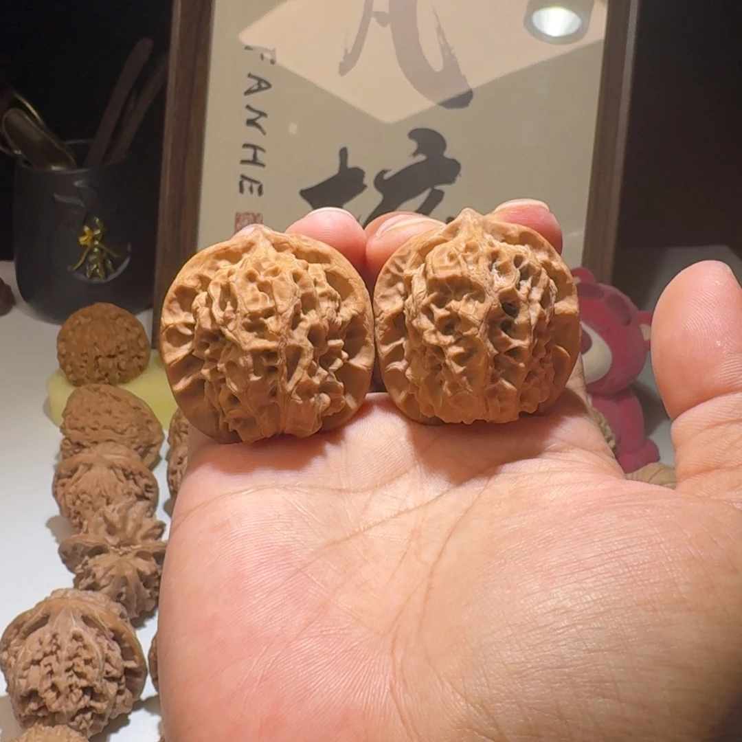 文玩核桃吊坠40尺寸原树龙纹马蹄