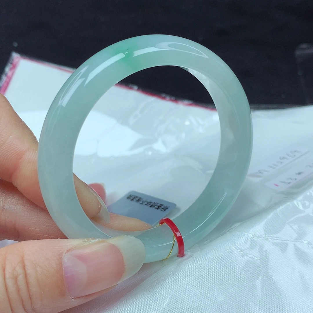 翡翠手镯未镶嵌53圈969