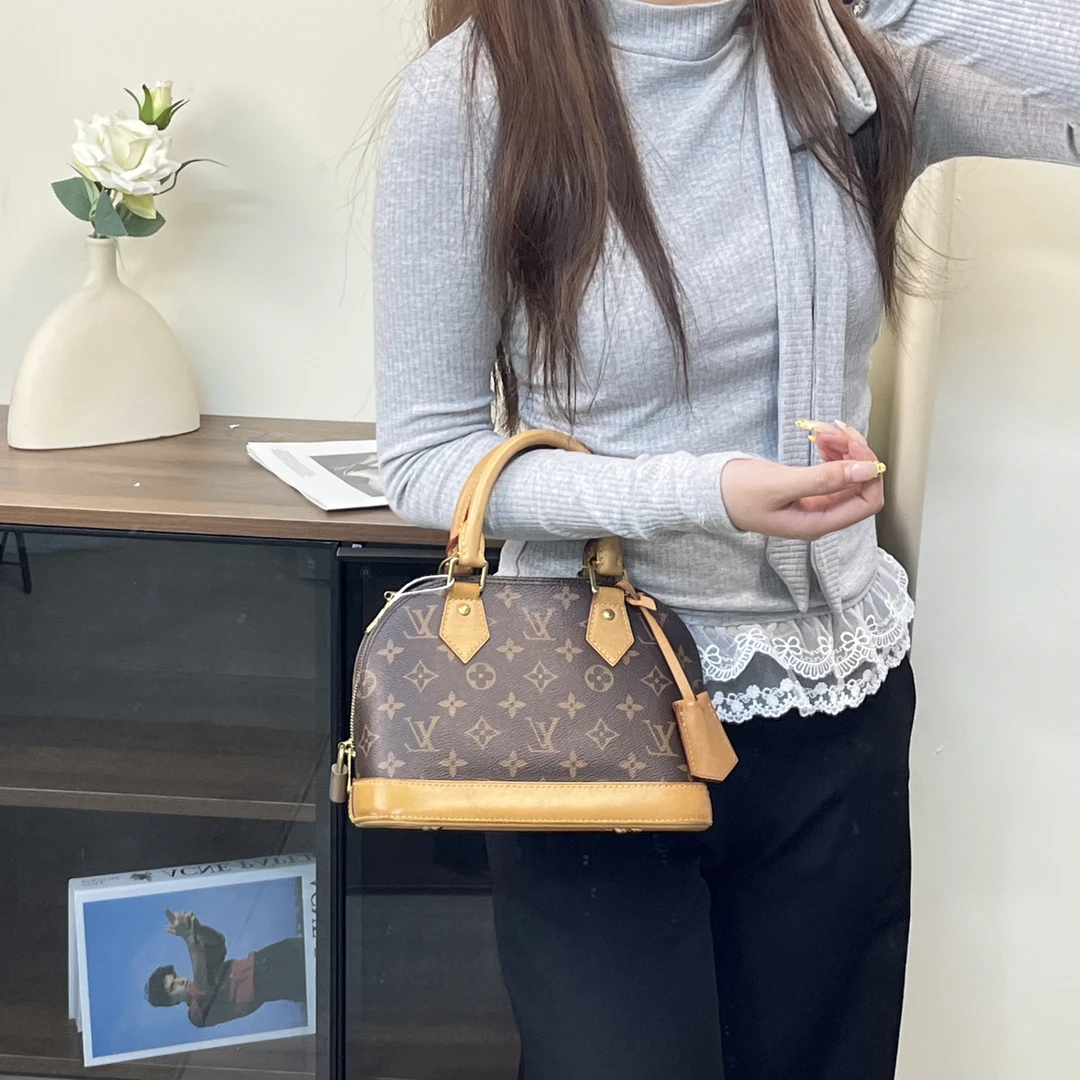 95新 LouisVuitton/路易威登 老花款bb号贝壳包
