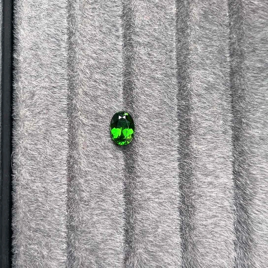 透辉石裸石未镶嵌5x7