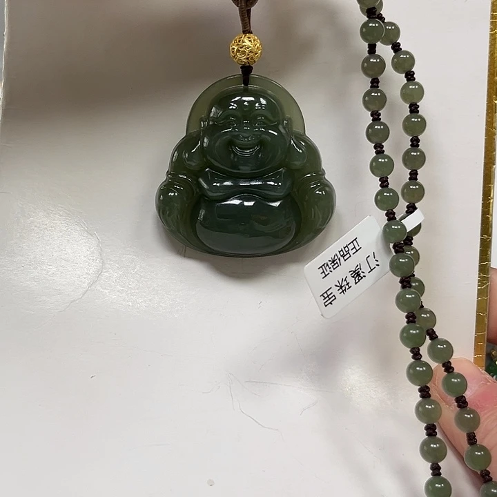 和田玉颈饰未镶嵌小*女