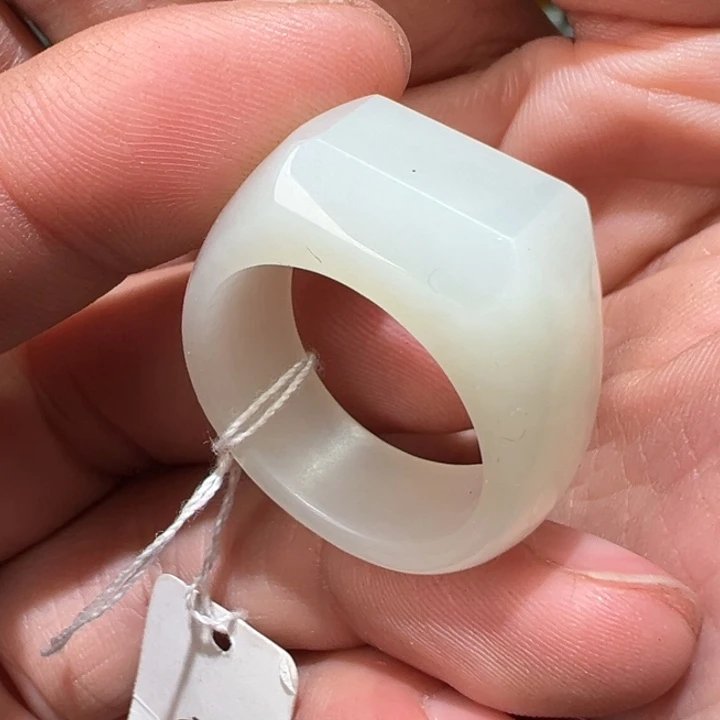 和田玉颈饰未镶嵌豪**生