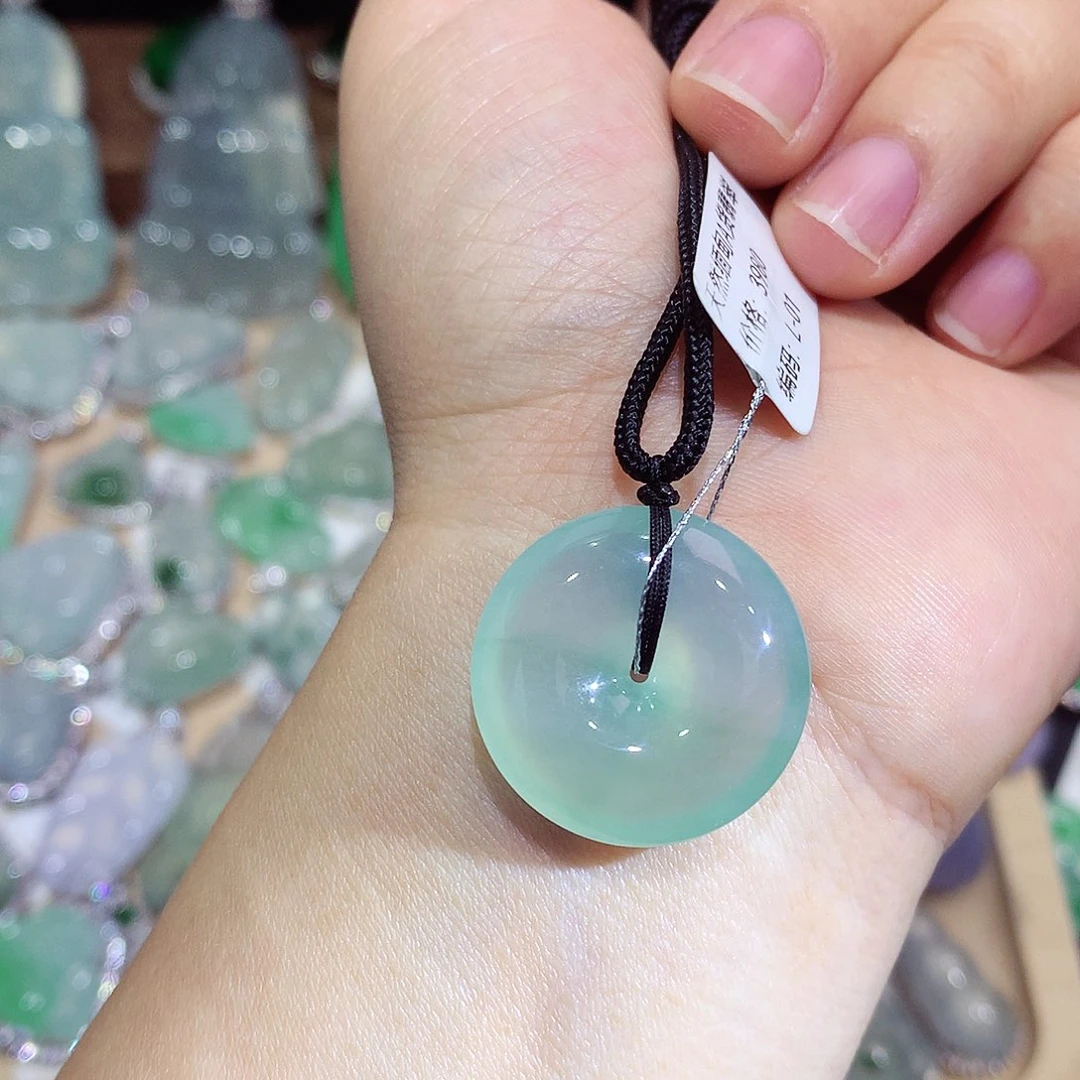 翡翠未镶嵌颈饰扣子