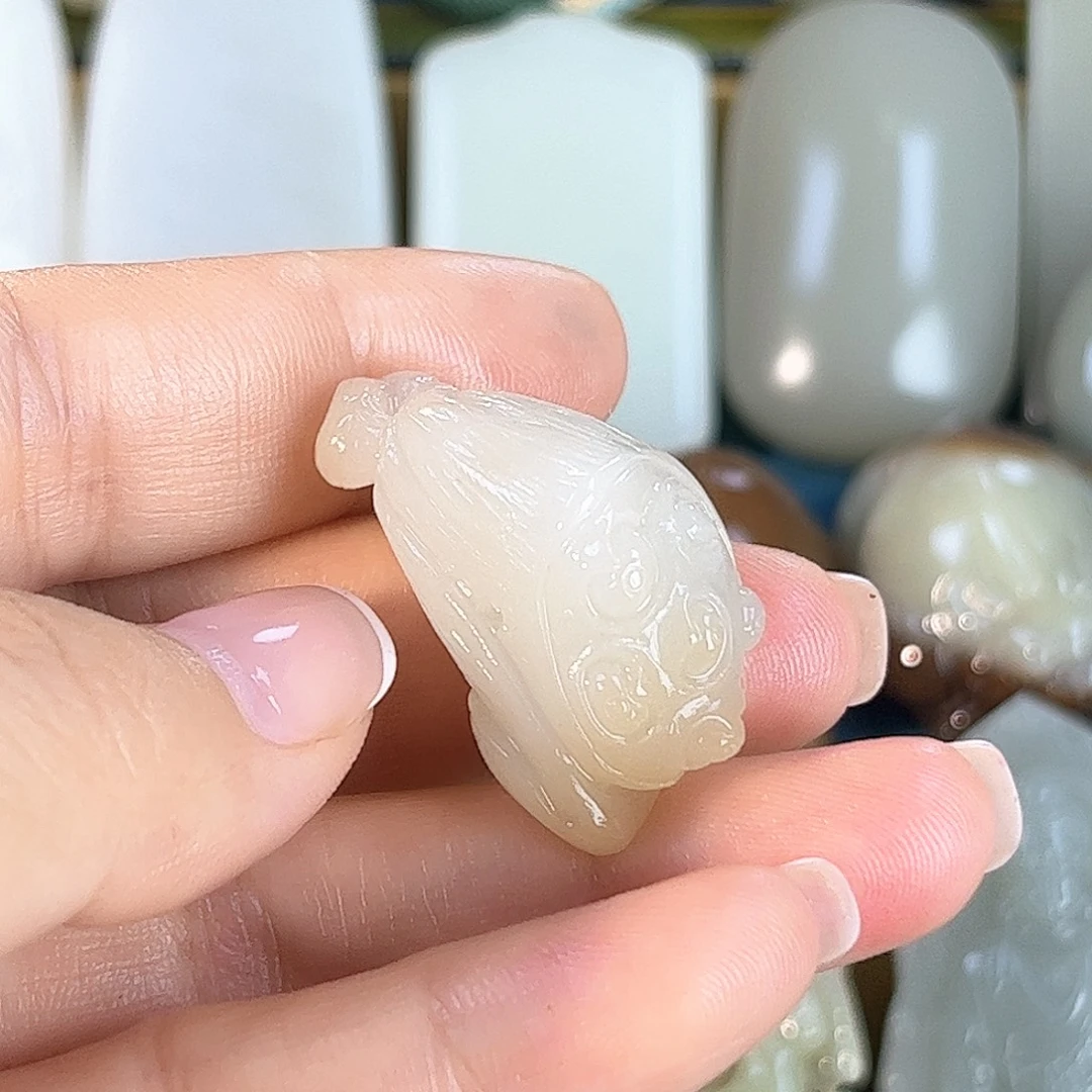 和田玉（糖玉）未镶嵌颈饰