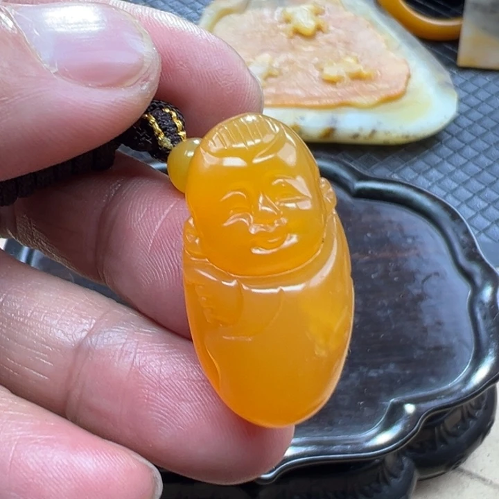 石英质玉(黄龙玉)颈饰未镶嵌