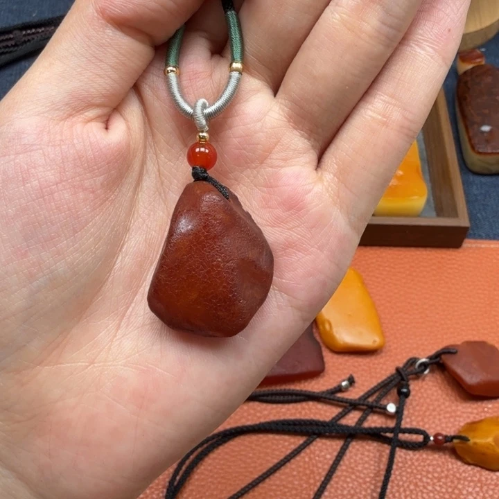 蜜蜡未镶嵌吊坠(赠链)