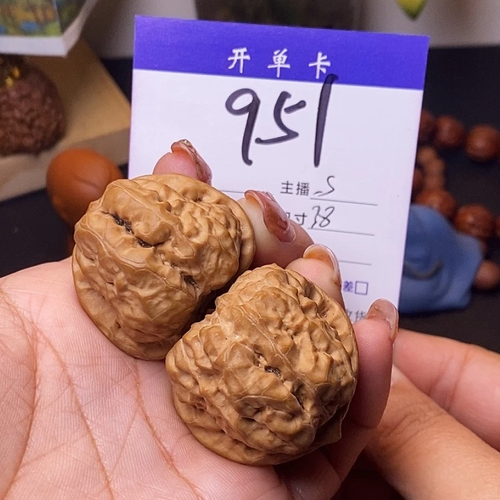 吊坠桃核蛤蟆头38有修s