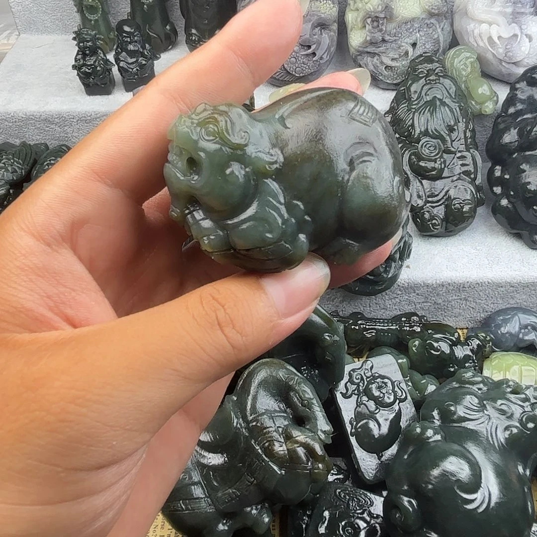 颈饰未镶嵌和田玉（糖玉）
