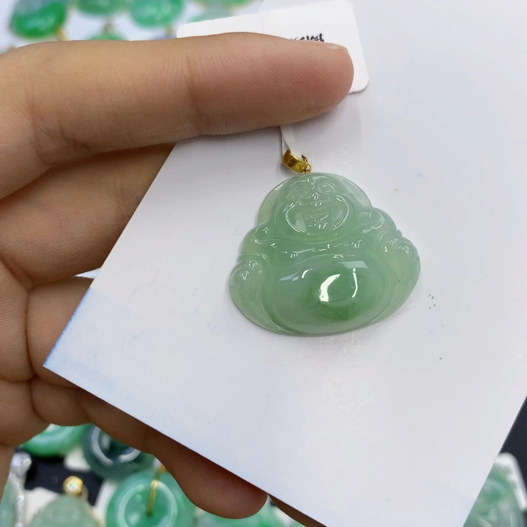 翡翠18K金镶嵌颈饰翡翠
