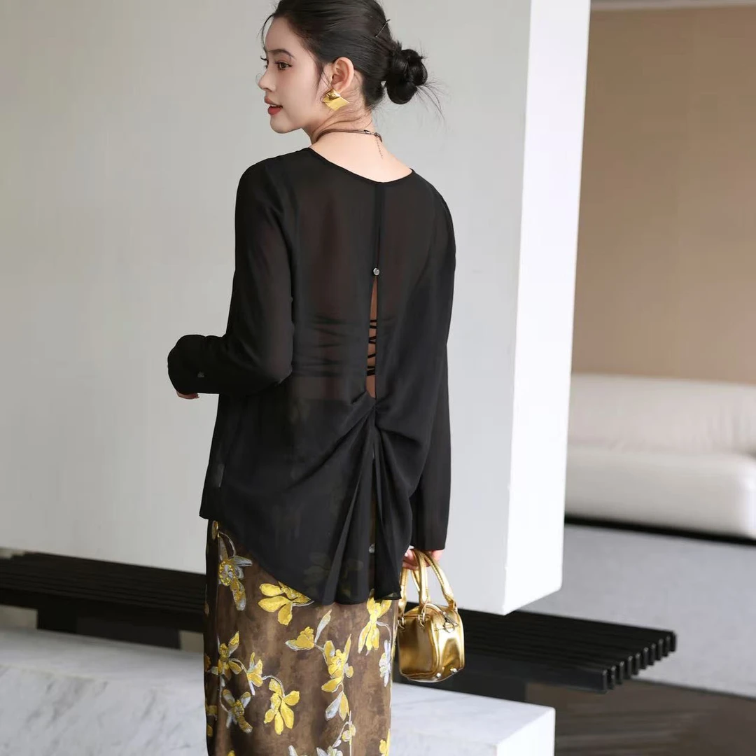 无印心匠A25893-1夏季薄款长袖宽松罩衫后背镂空设计