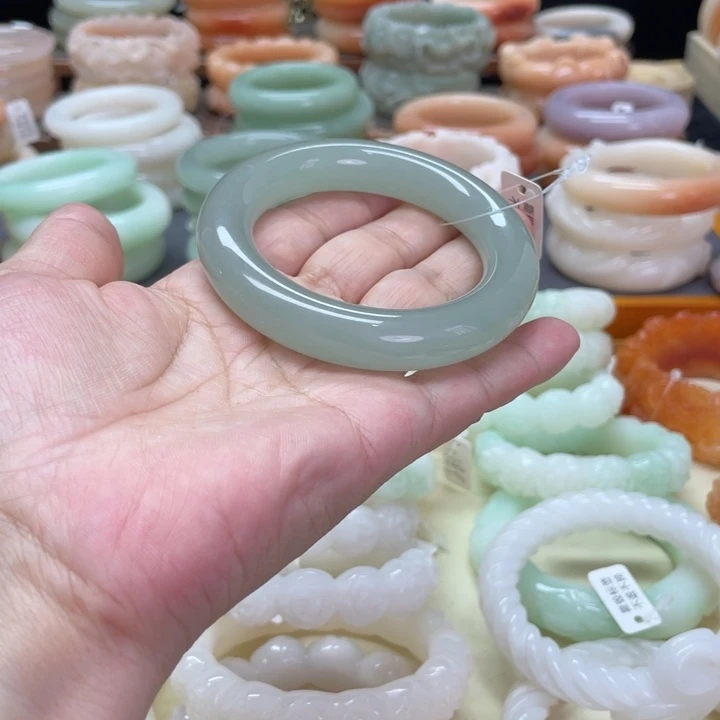 未镶嵌石英岩玉珠宝奇石黎**曦