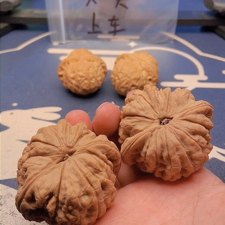 吊坠文玩核桃一**往53尺龙鼎