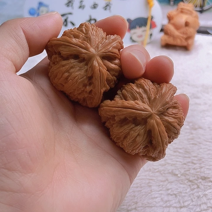 把件文玩核桃猪*三棱