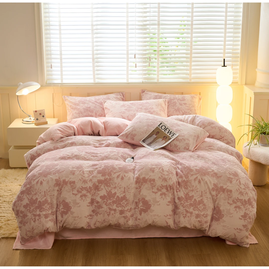 杰仔2025冬款雕花牛奶绒四件套耐脏加厚保暖双人双面绒学生成人