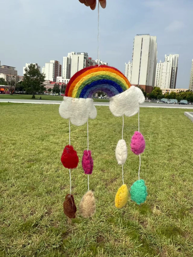 羊毛毡彩虹挂件（长10高×17）