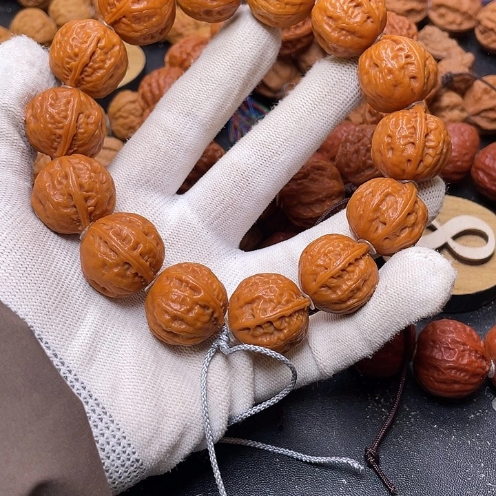 文玩核桃手串和尚头