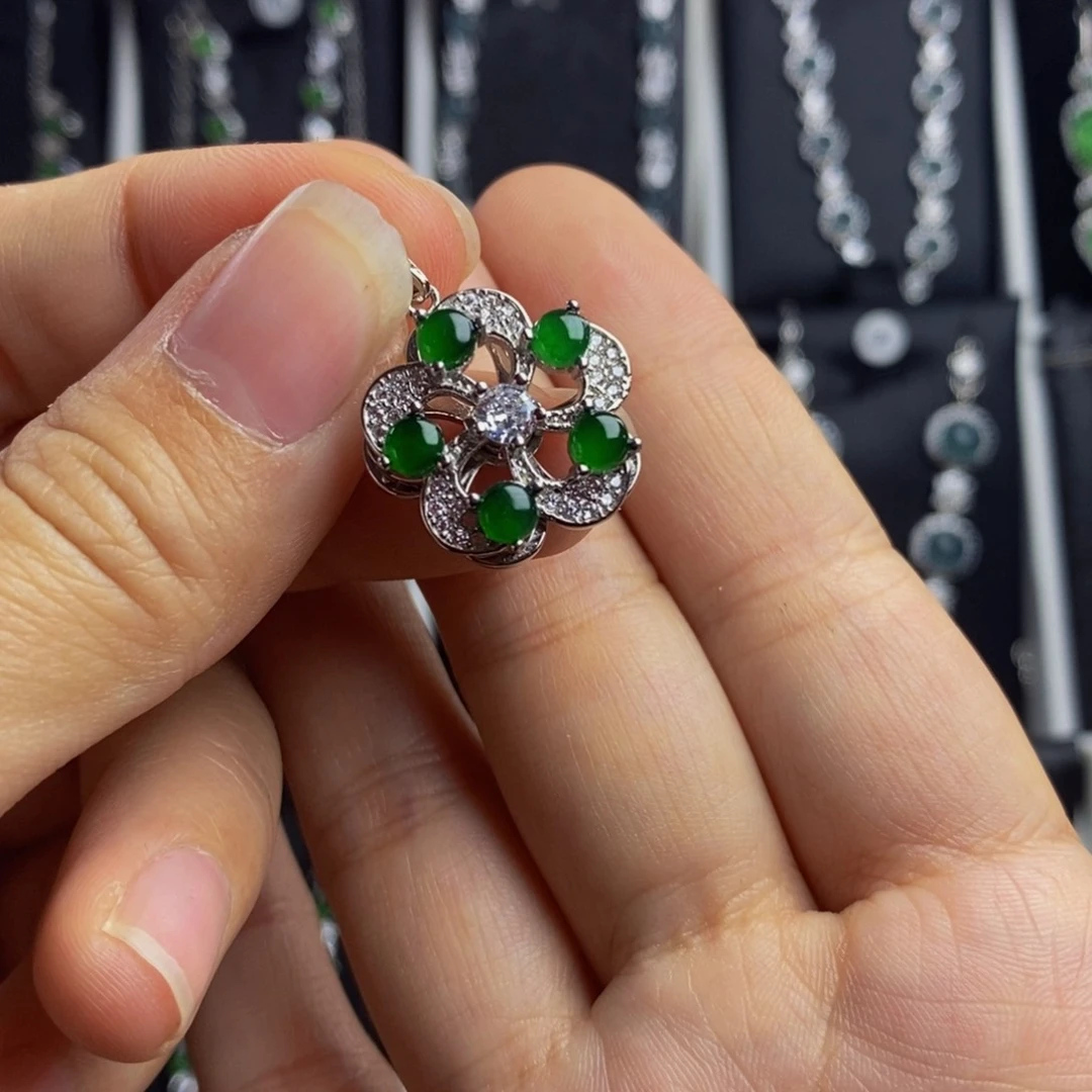 翡翠颈饰银S925镶嵌翡翠