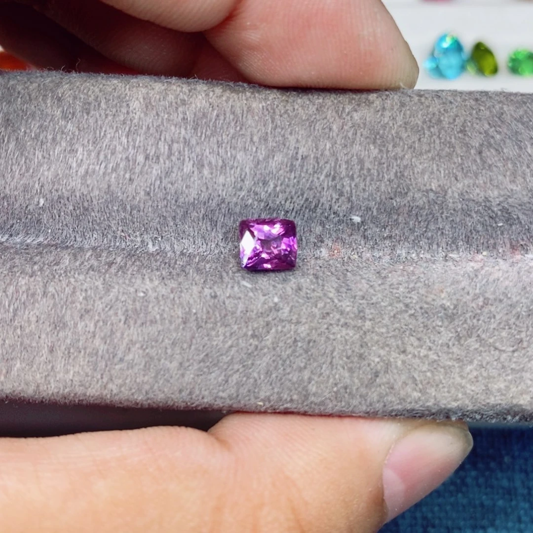 蓝宝石裸石未镶嵌紫色蓝宝石1克拉