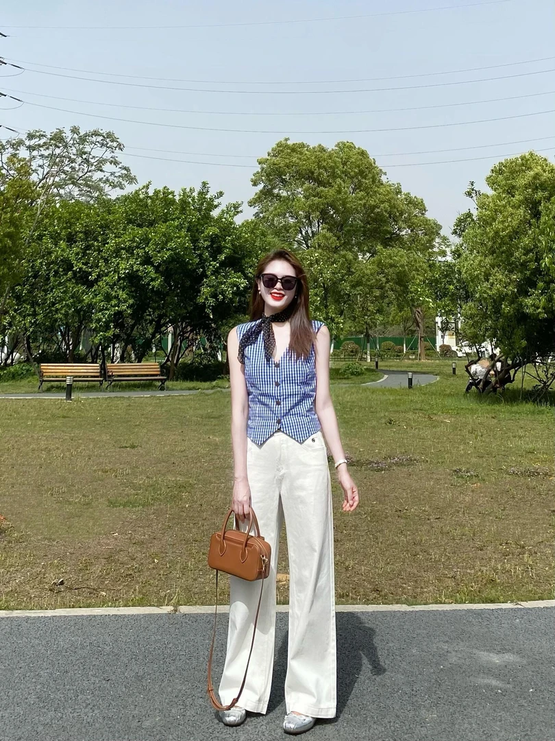 白色网红洋气炸街女套装牛仔高级感气质显瘦上衣高腰直筒休闲长裤