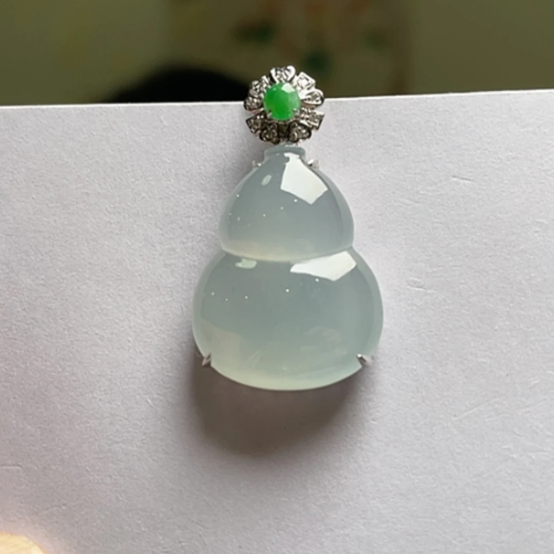【闪购商品】吊坠(不含链)18K金镶嵌翡翠