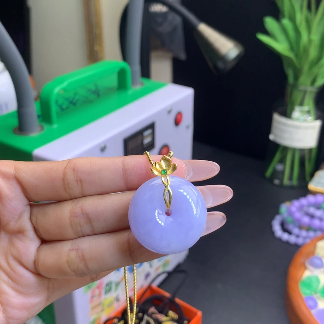 翡翠18K金镶嵌颈饰