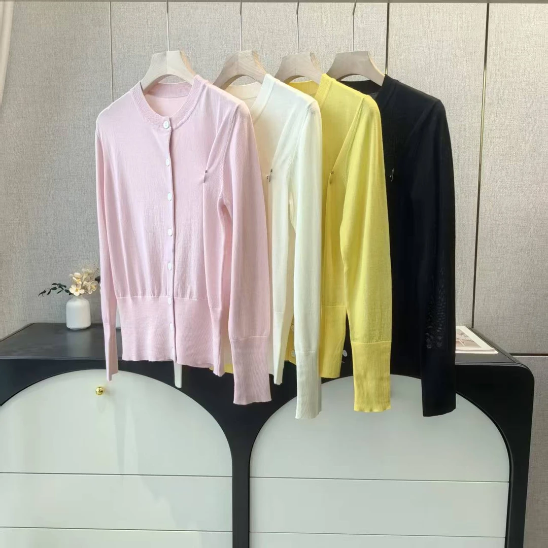 200221【小地球】卡通刺绣精纺美丽诺羊毛针织开衫