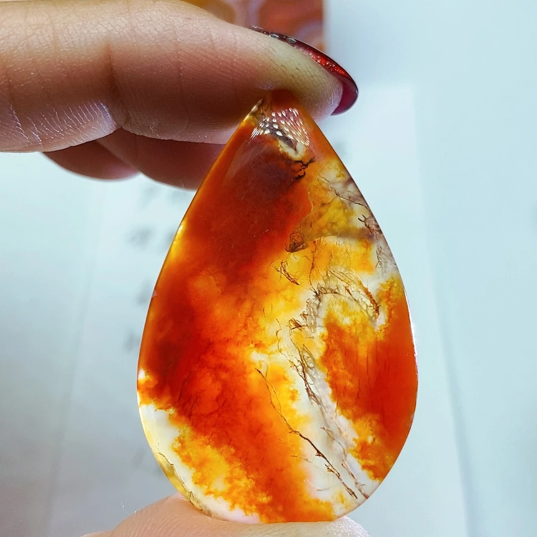 玛瑙/玉髓颈饰未镶嵌獨***風