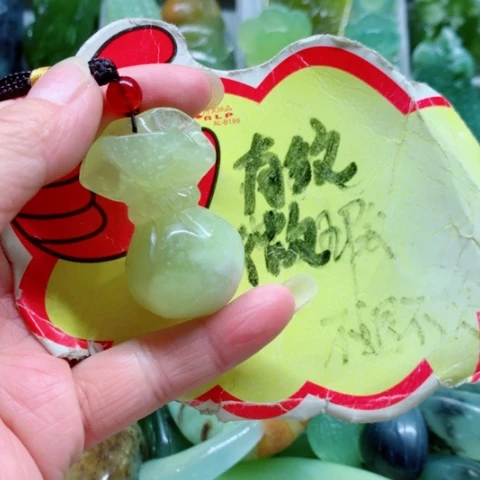 蛇纹石玉未镶嵌手把件