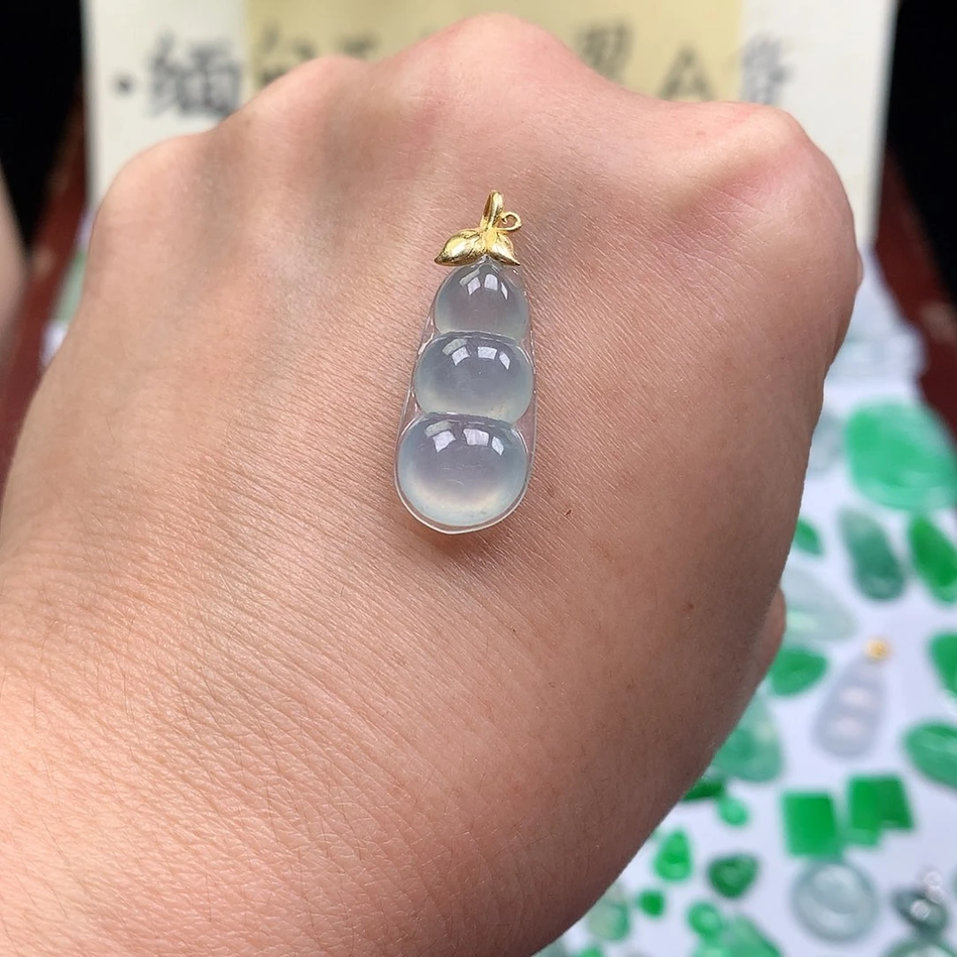 翡翠裸石18K金镶嵌缅甸天然A货翡翠冰种豆子