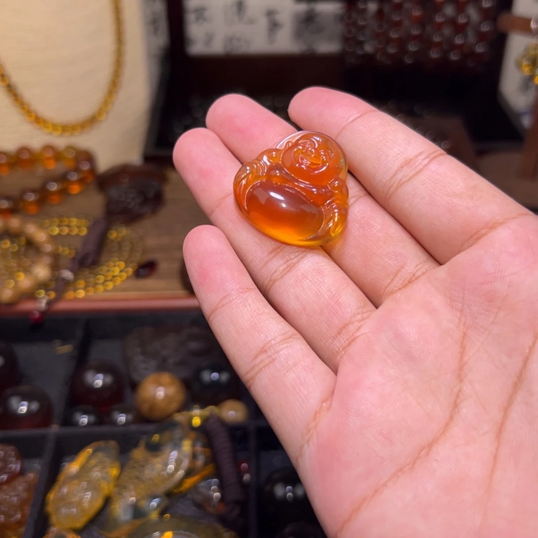 琥珀未镶嵌颈饰佛公