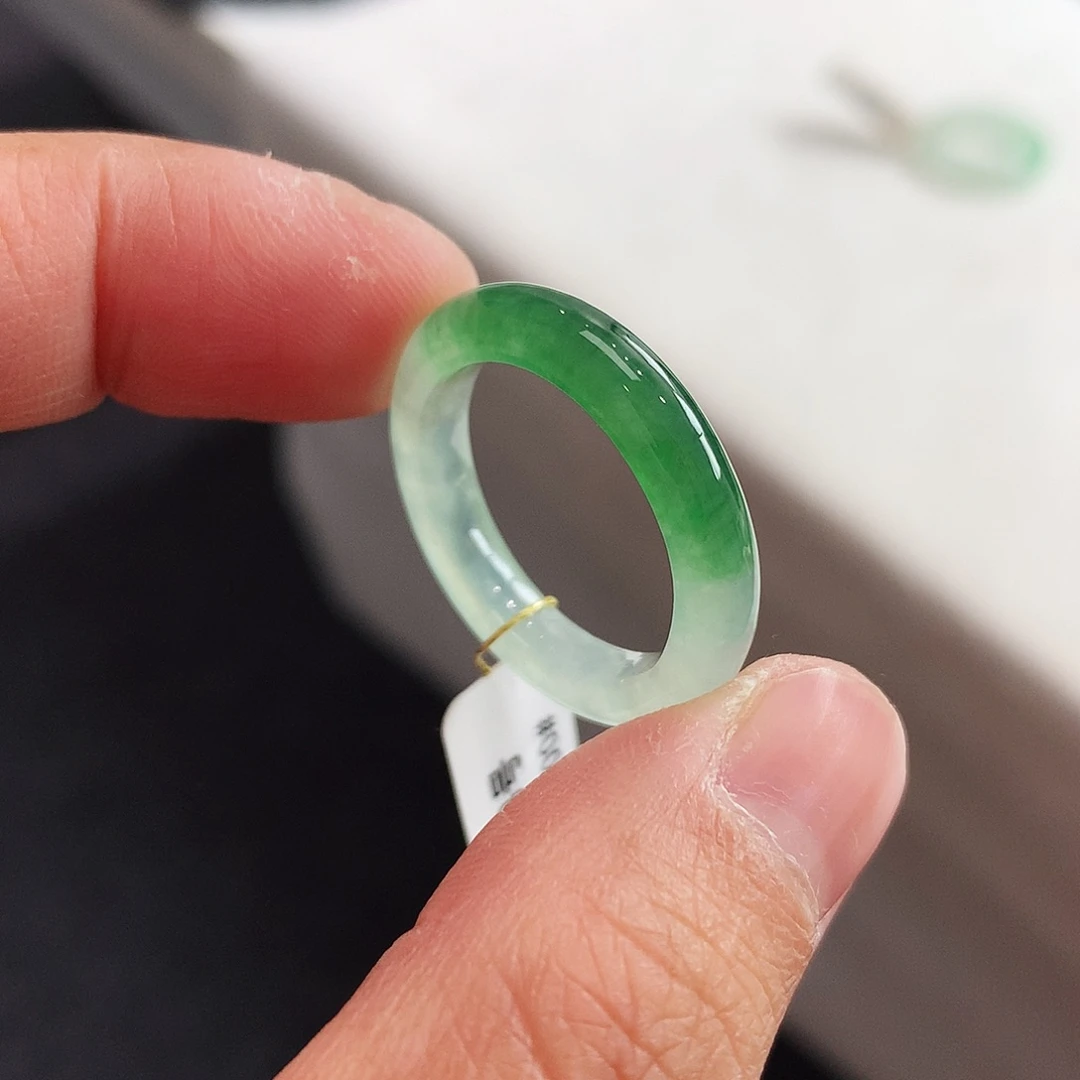 翡翠未镶嵌戒指18号
