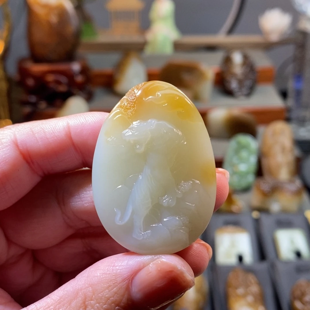 和田玉（糖玉）颈饰未镶嵌