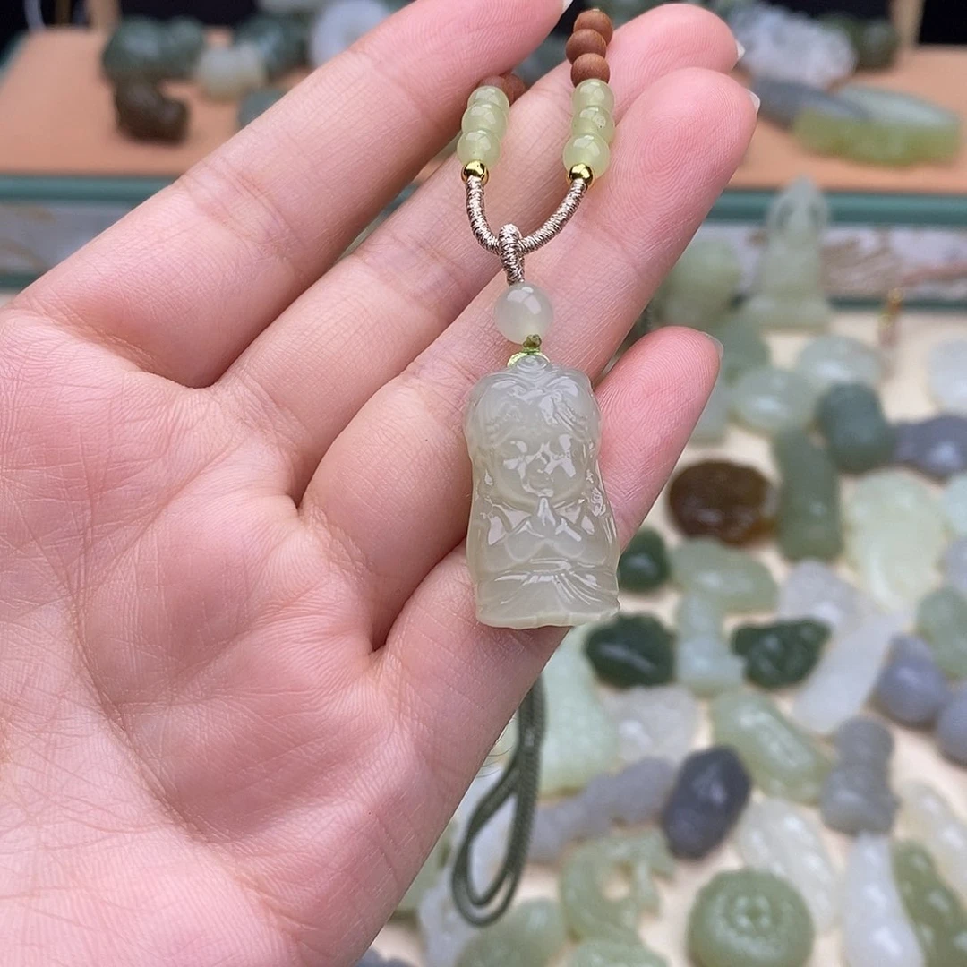 颈饰未镶嵌和田玉