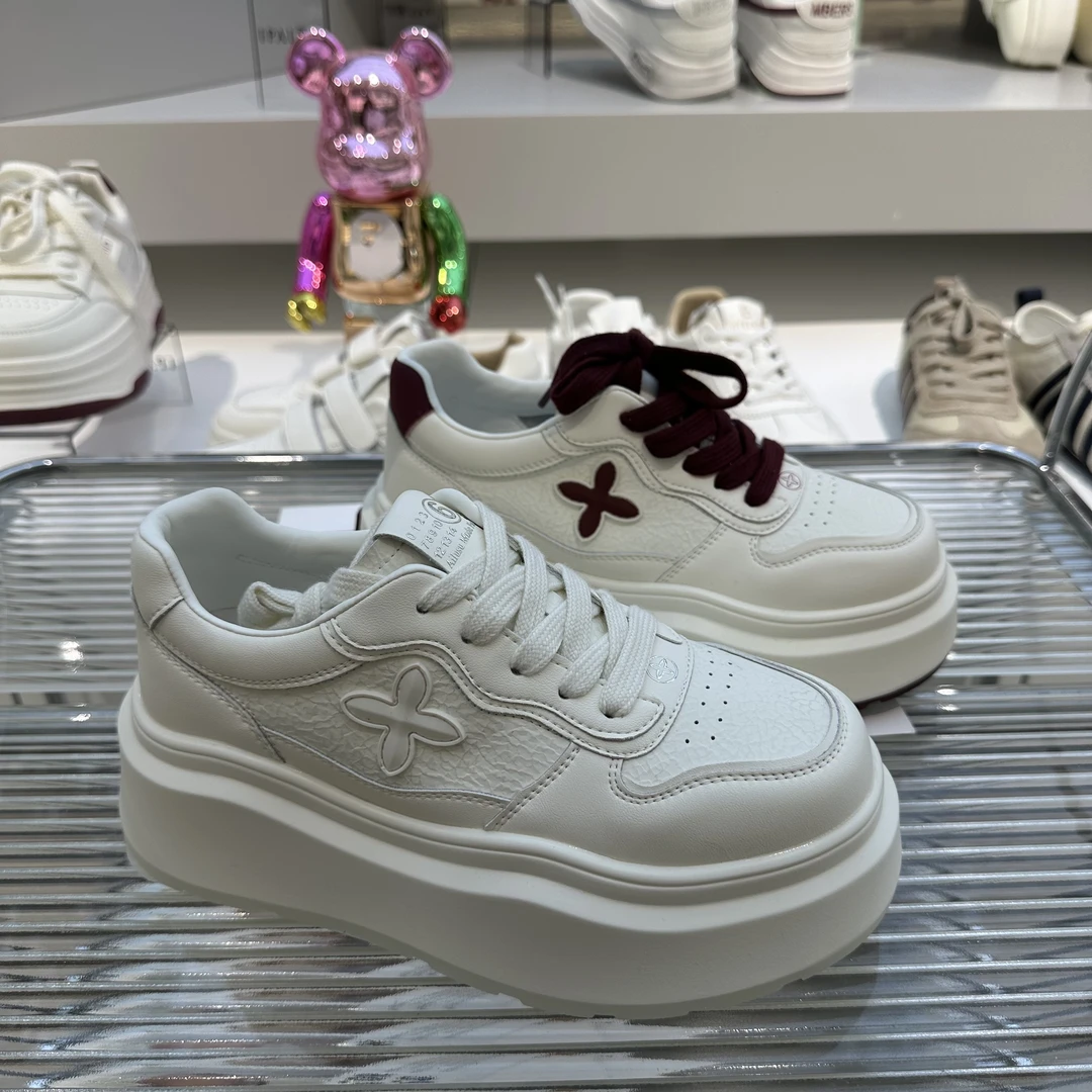 厚底小白鞋女2025新款十字花增高显瘦小白鞋真皮软底休闲运动鞋女
